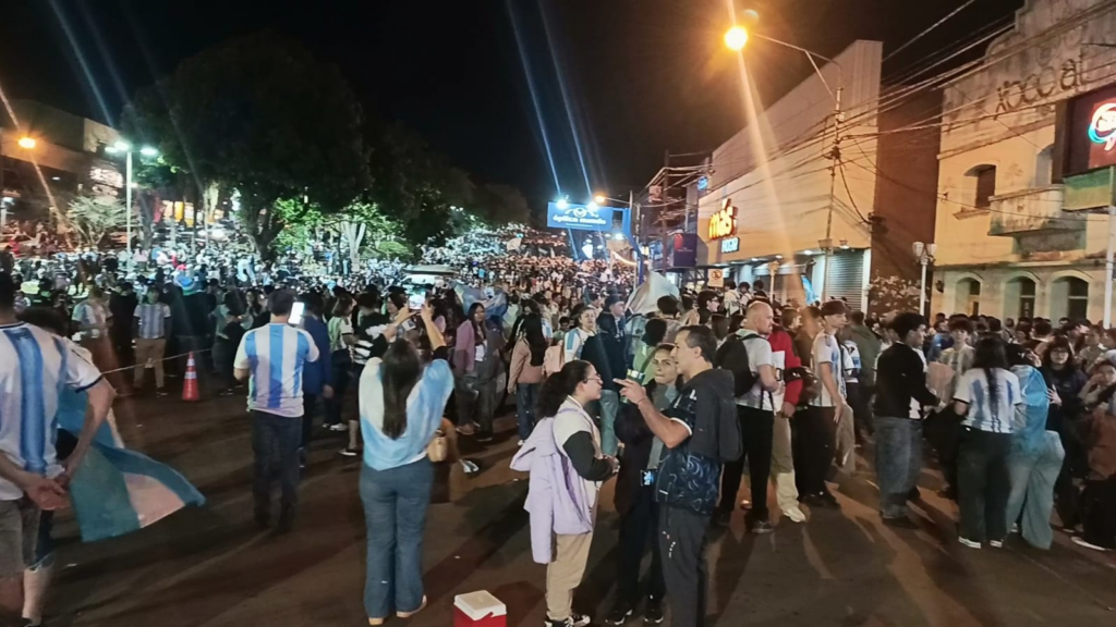 Miles de obereños celebraron el triunfo de la selección Argentina frente a Inglaterra