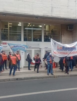 La Bancaria Rosario denunció nuevos despidos en Nación Servicios y declaró el estado de alerta