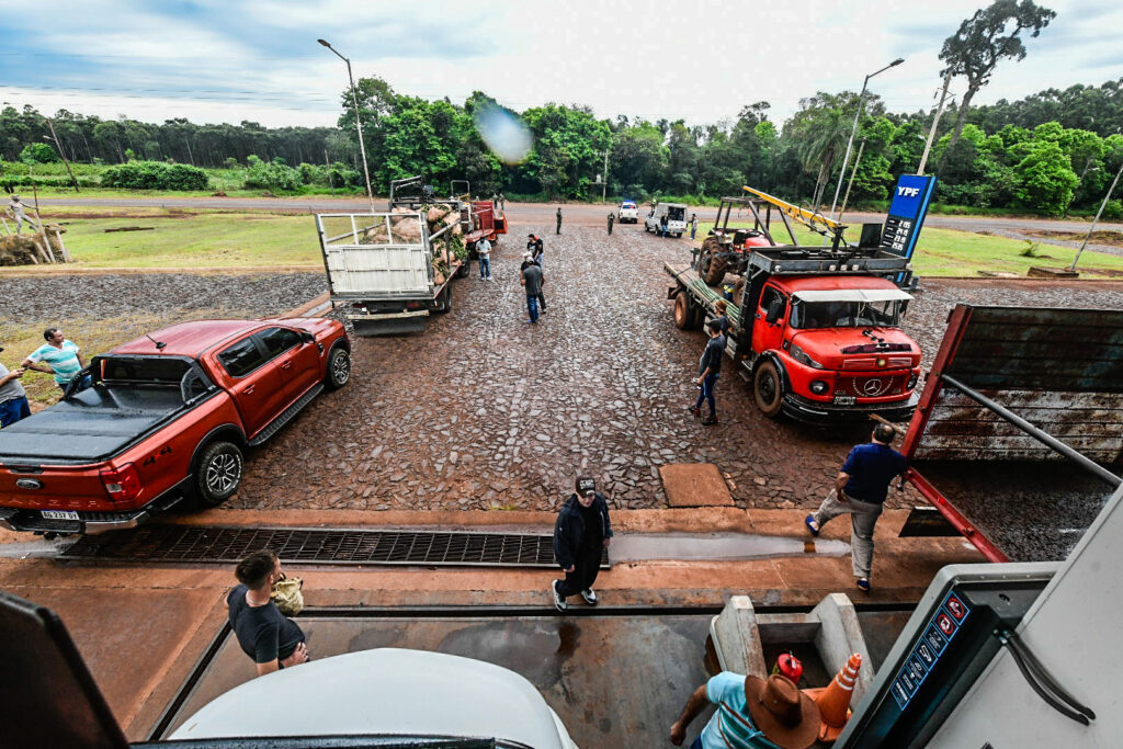 Yerbateros - desregulación yerbatera - Inym - Yerba mate- Milei en Iguazú Misiones - productores yerbateros- tractorazo - Foto Marcos Canal Doce Otaño septiembre 2026
