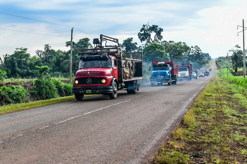 Yerbateros - desregulación yerbatera - Inym - Yerba mate- Milei en Iguazú Misiones - productores yerbateros- tractorazo - Foto Marcos Canal Doce Otaño septiembre 2026